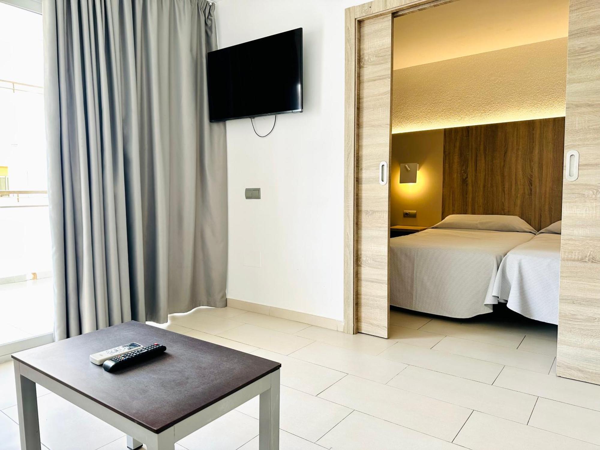 Apartamentos Jet - Adults Only Playa d'en Bossa Bagian luar foto