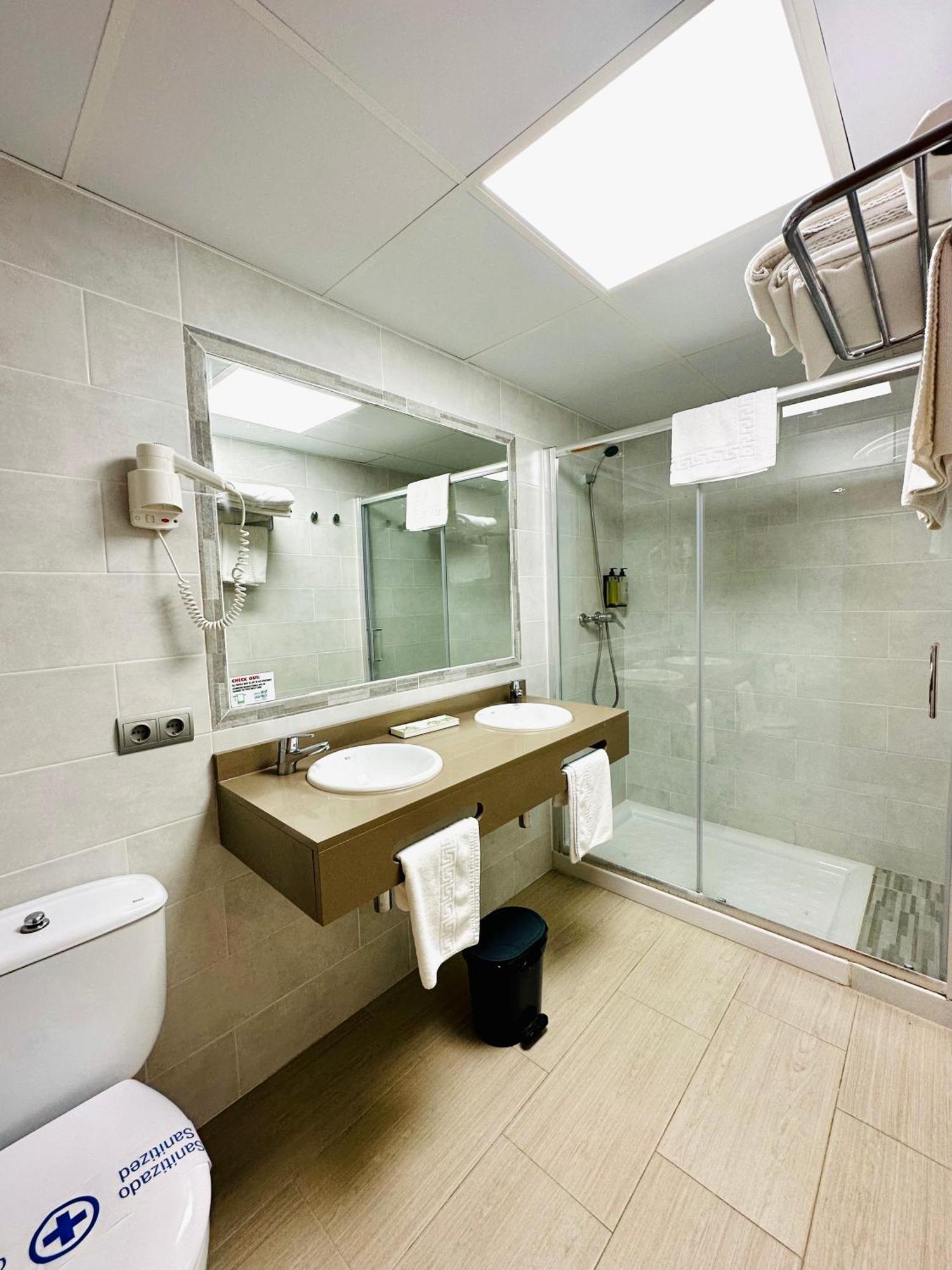 Apartamentos Jet - Adults Only Playa d'en Bossa Bagian luar foto