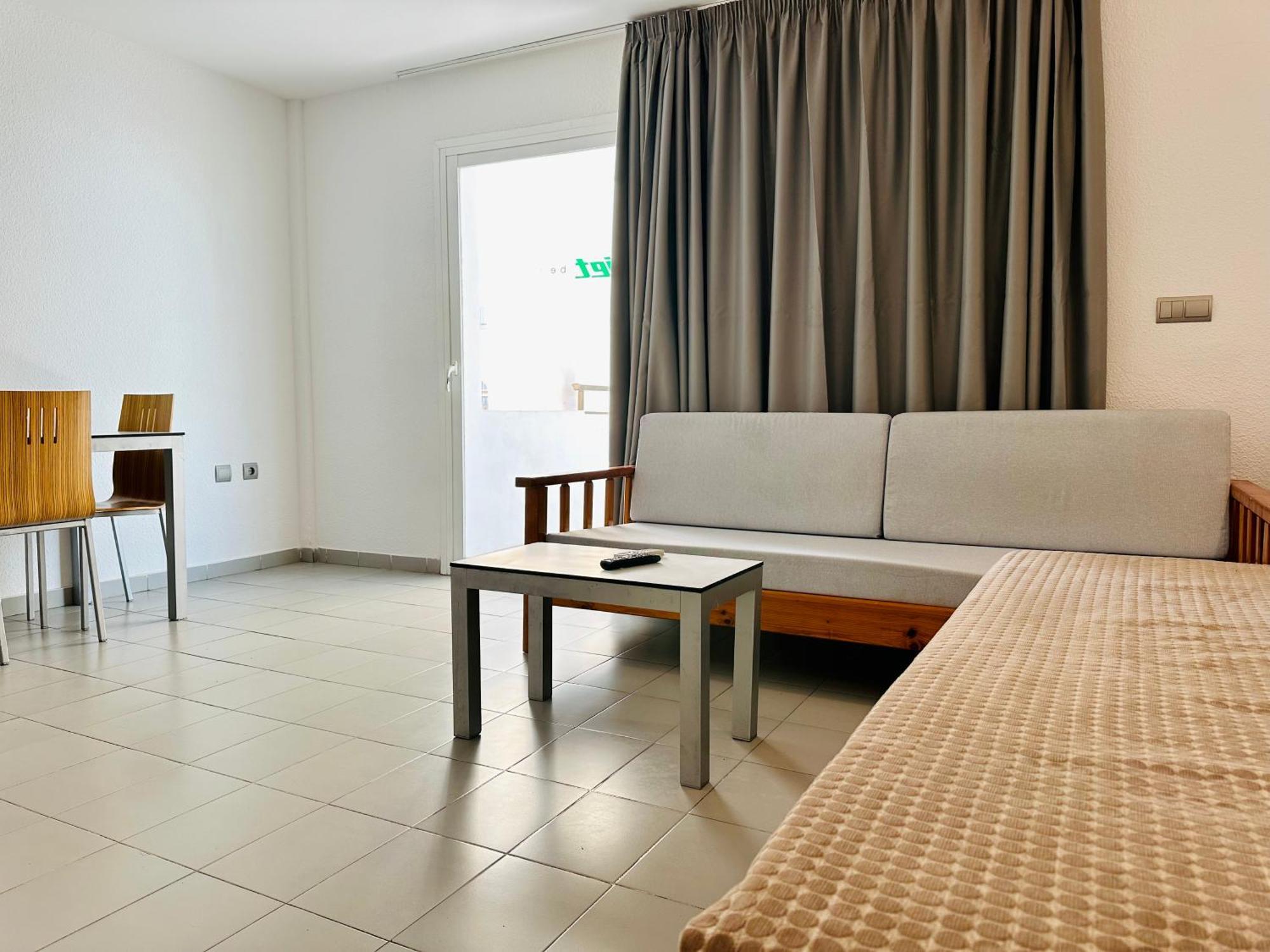 Apartamentos Jet - Adults Only Playa d'en Bossa Bagian luar foto