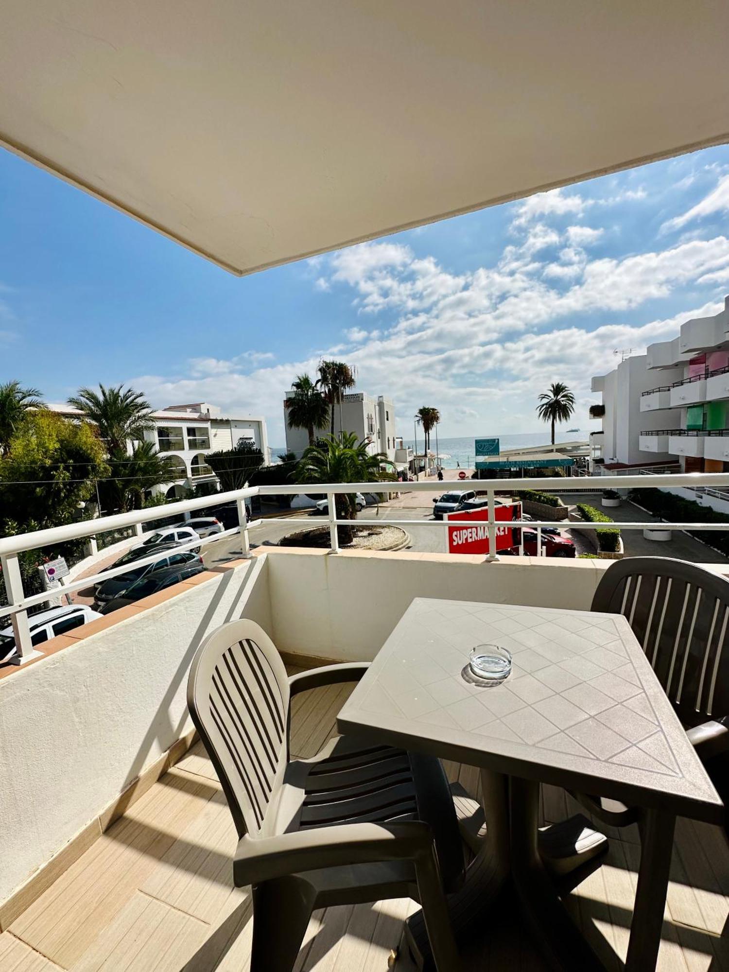Apartamentos Jet - Adults Only Playa d'en Bossa Bagian luar foto